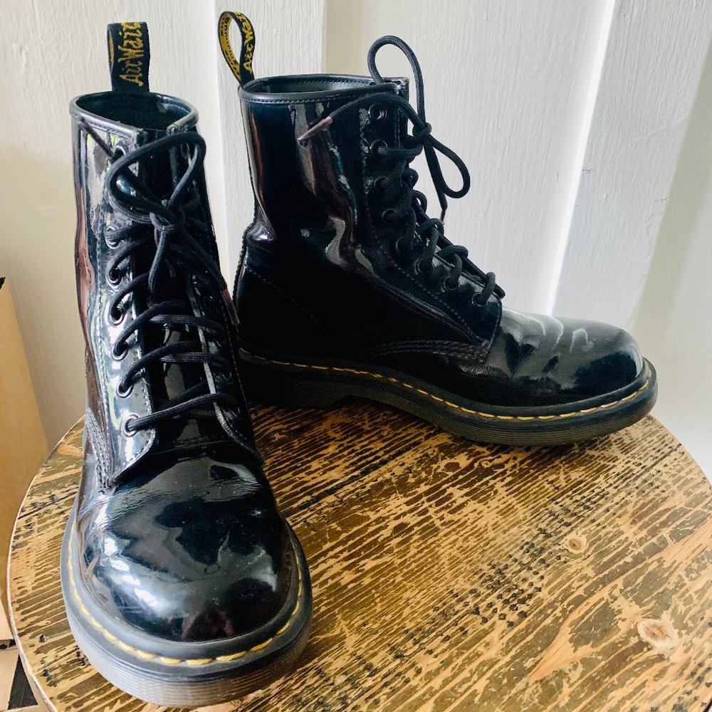 Dr. Martens 1460 Y Patent Leather Boots / Size 8